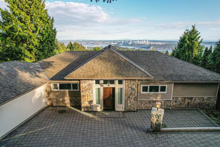1371 BURNSIDE ROAD, West Vancouver BC V7S 2P6