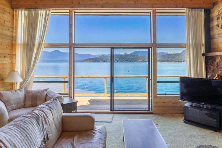 276 SMUGGLERS COVE ROAD, Bowen Island BC V0N 1G1