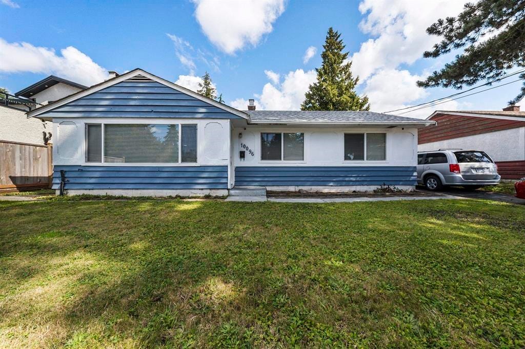 10096 Helen Dr  