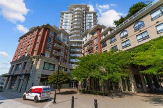 351-1432 Kingsway