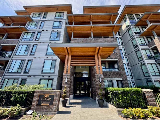 607 7599 15TH STREET, Burnaby BC V3N 0H9