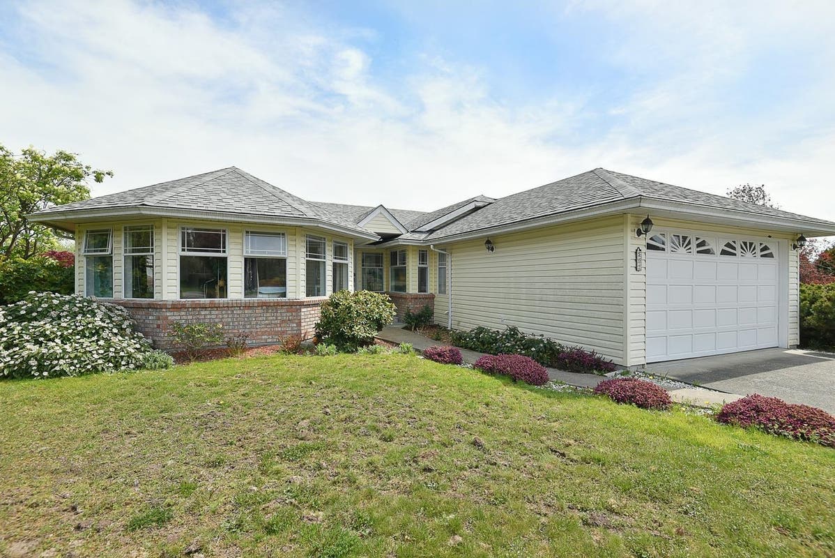 502 EAGLECREST DRIVE