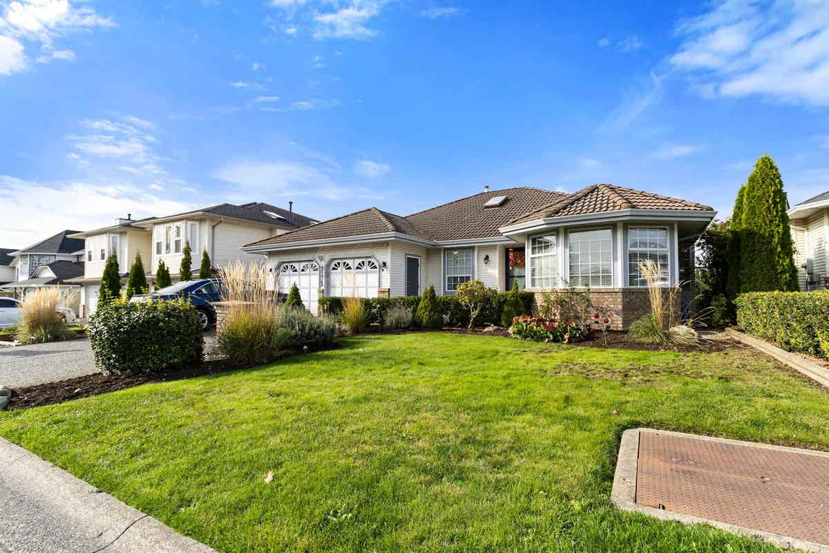 3273 Deertrail Dr  