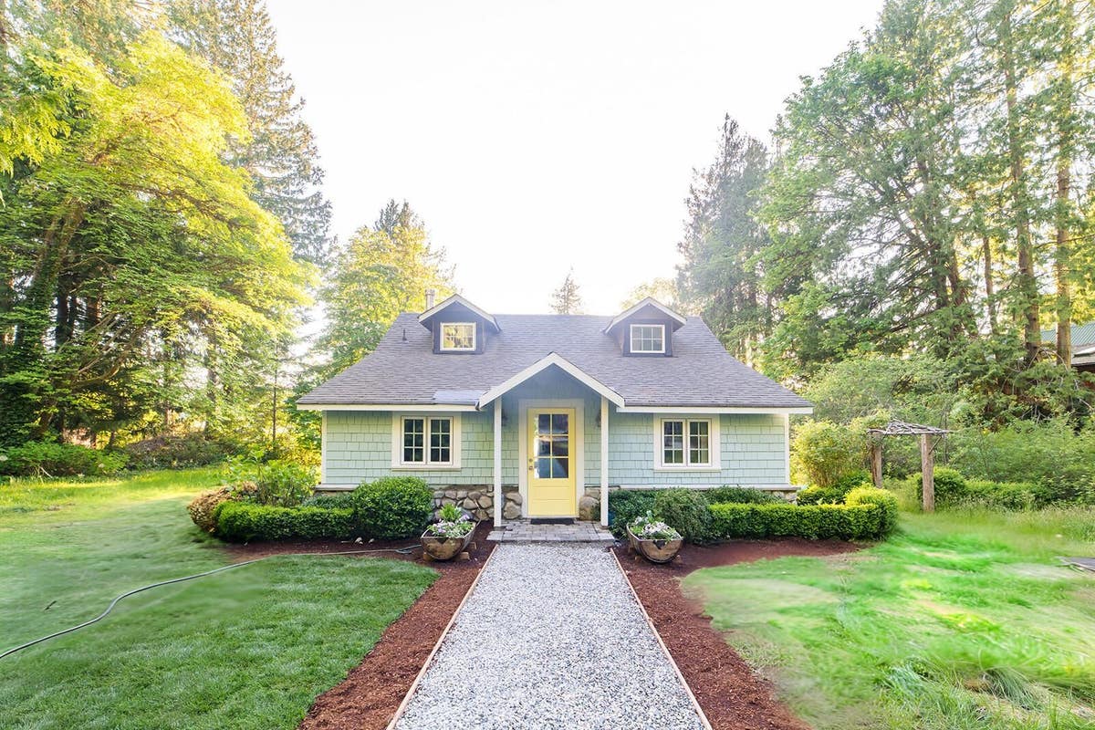 6129 SECHELT INLET ROAD