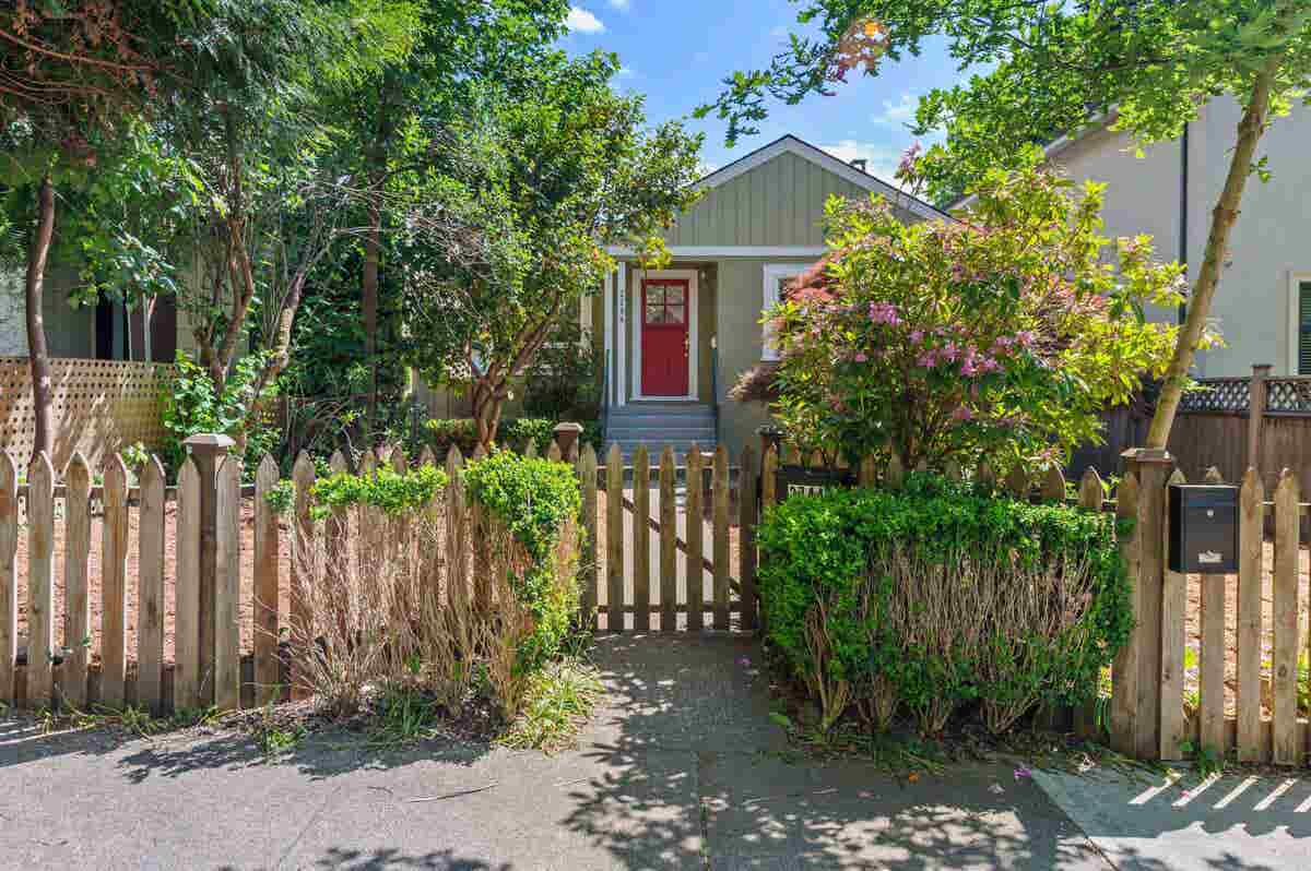 2744 W 10TH AVENUE