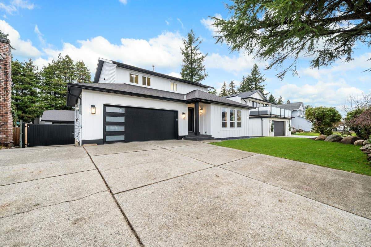 2451 Grosvenor Pl  
