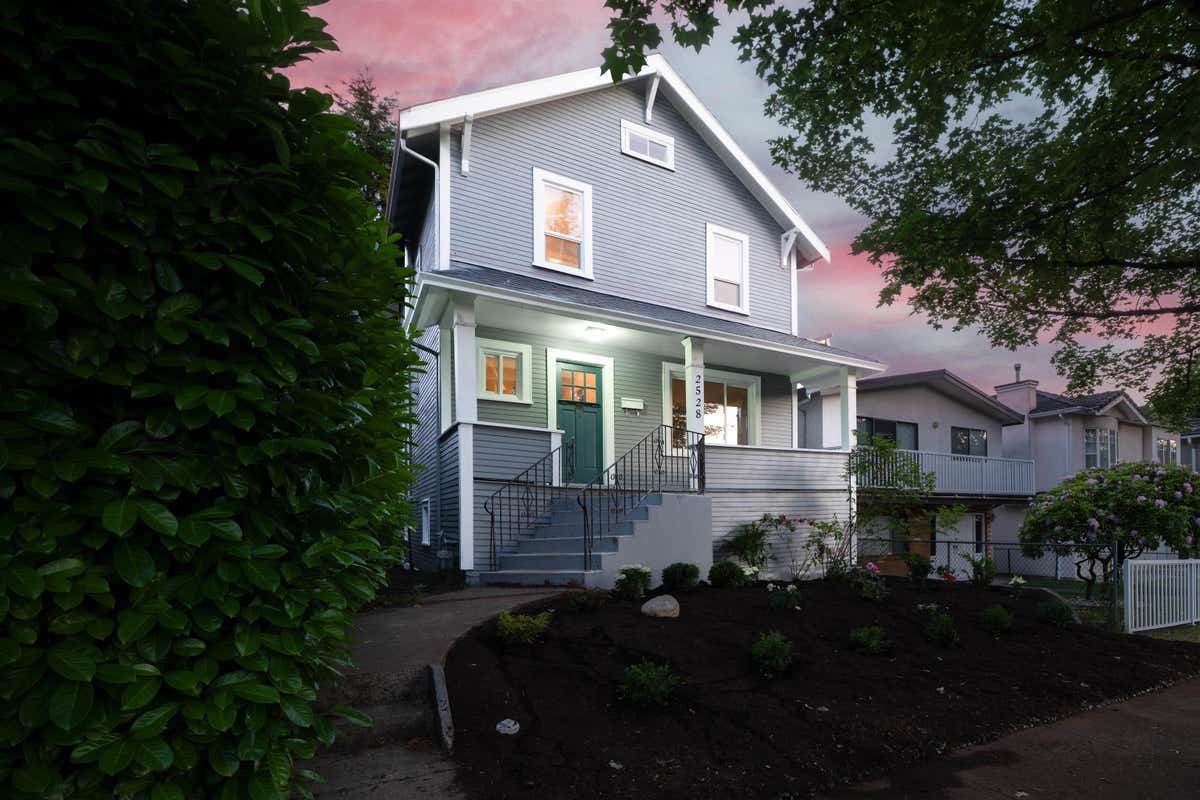 2528 ADANAC STREET