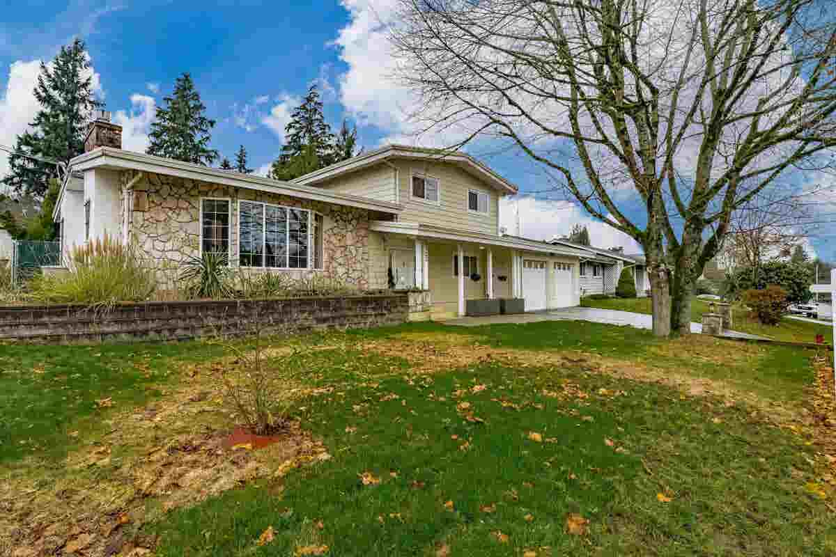 2523 Sunnyside Cres  