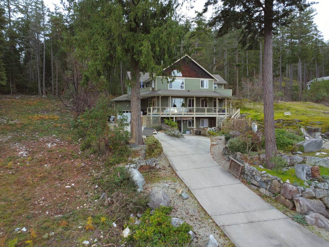 4177 JOHNSTON HEIGHTS DRIVE