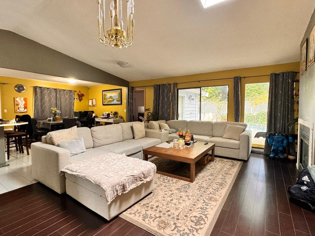 11101 CANYON CRESCENT