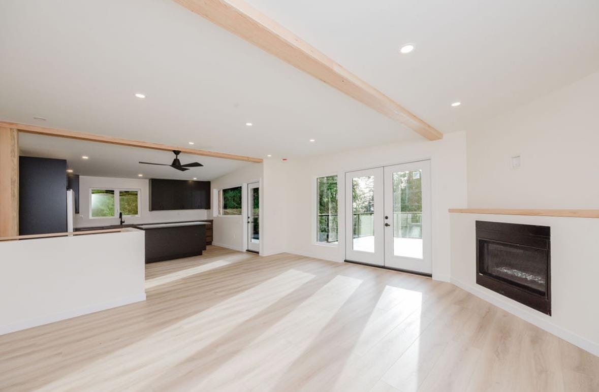 6960 SUNSHINE COAST HIGHWAY