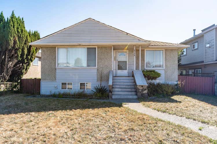 6758 VICTORIA DRIVE, Vancouver BC V5P 3Y3