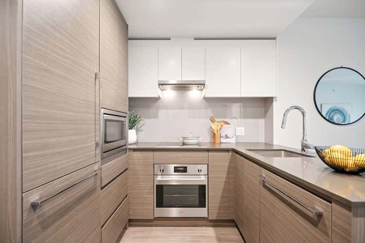 402 13615 FRASER HIGHWAY, Surrey BC V3T 0P7