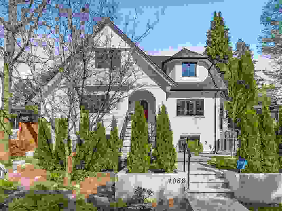 3-4088 MAPLE CRESCENT