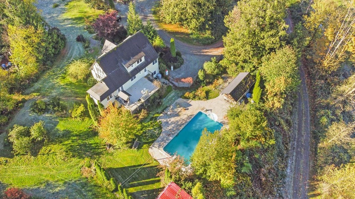 8561 Bradner Rd  