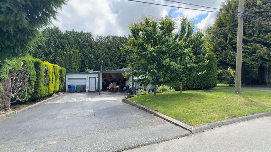 2104 OAKRIDGE CRESCENT, Abbotsford BC V2T 6A8