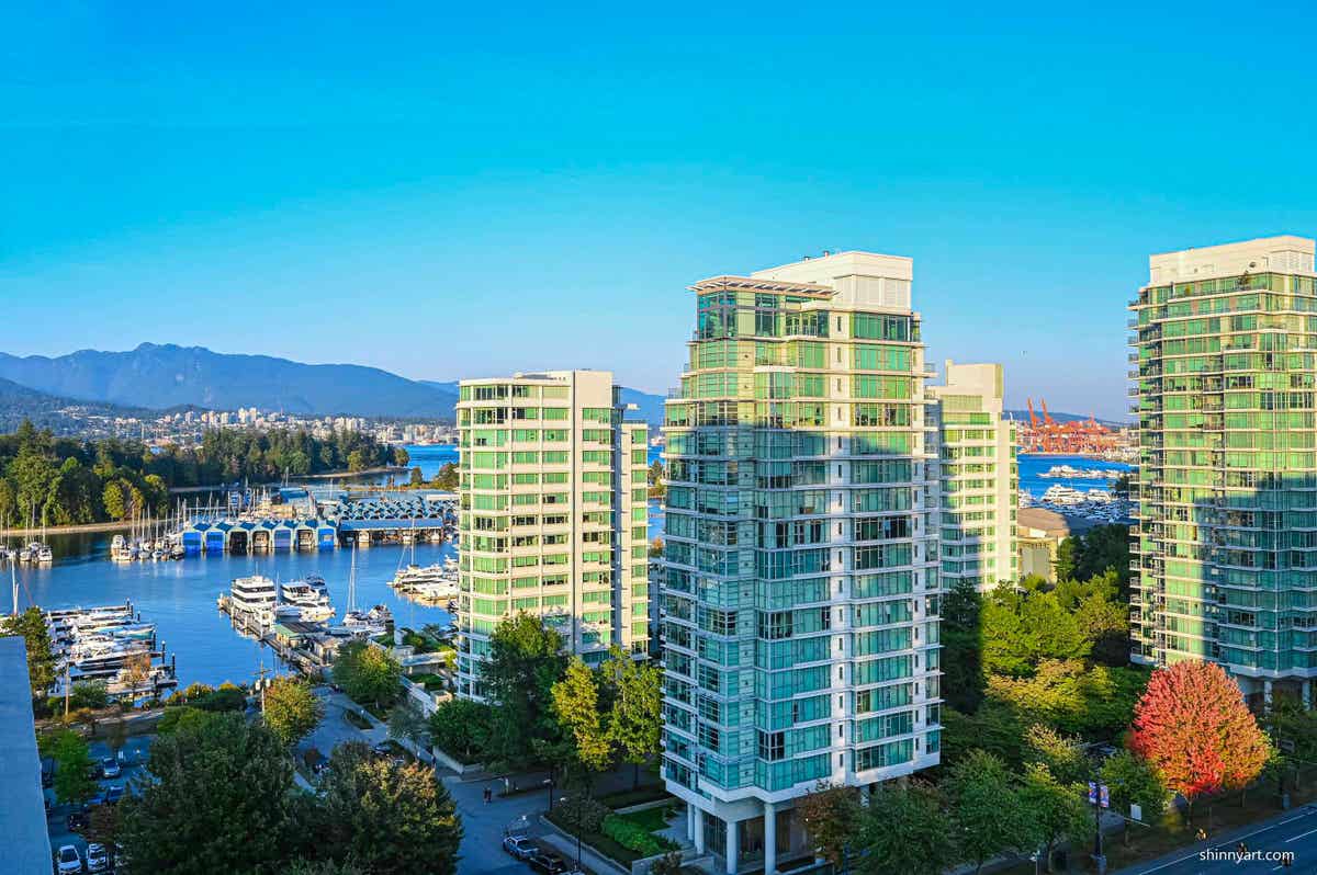 1602 1863 ALBERNI St  