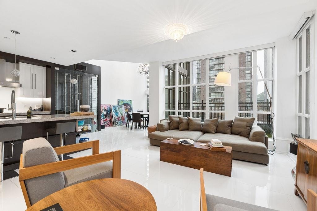 PH2-1102 HORNBY STREET