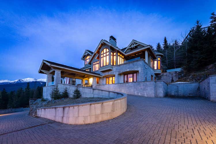 3833 SUNRIDGE DRIVE, Whistler BC V8E 0W1
