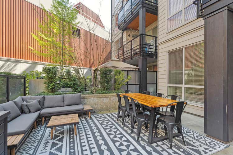 107 128 E 8TH STREET, North Vancouver BC V7L 1Y7