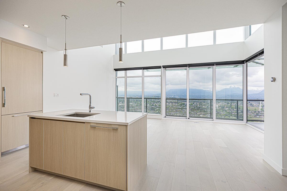 4907-4730 LOUGHEED HIGHWAY