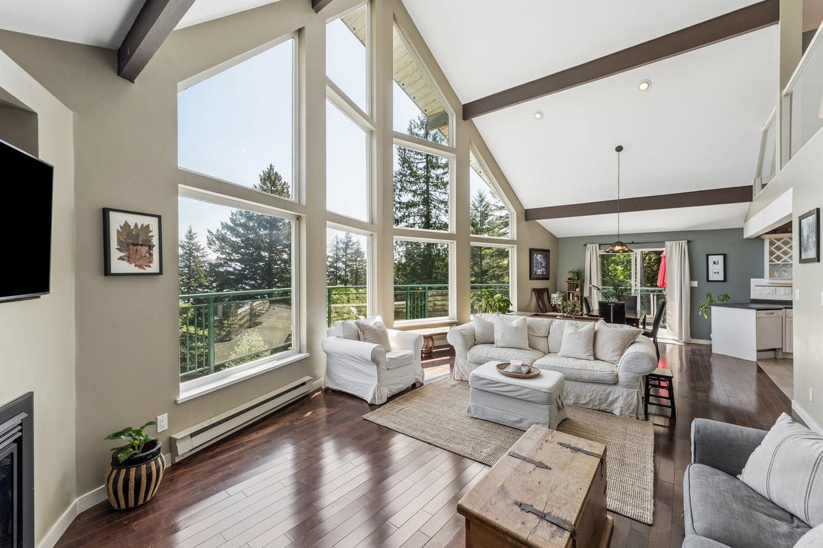 1390 EAGLE CLIFF ROAD