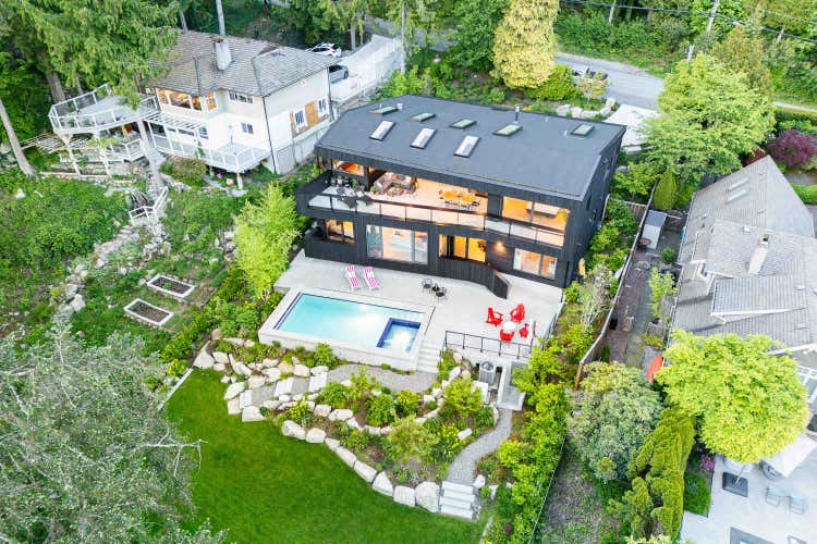 3823 BAYRIDGE AVENUE, West Vancouver BC V7V 3J3