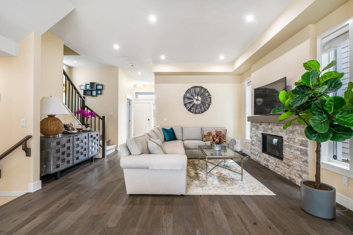2509 164a St