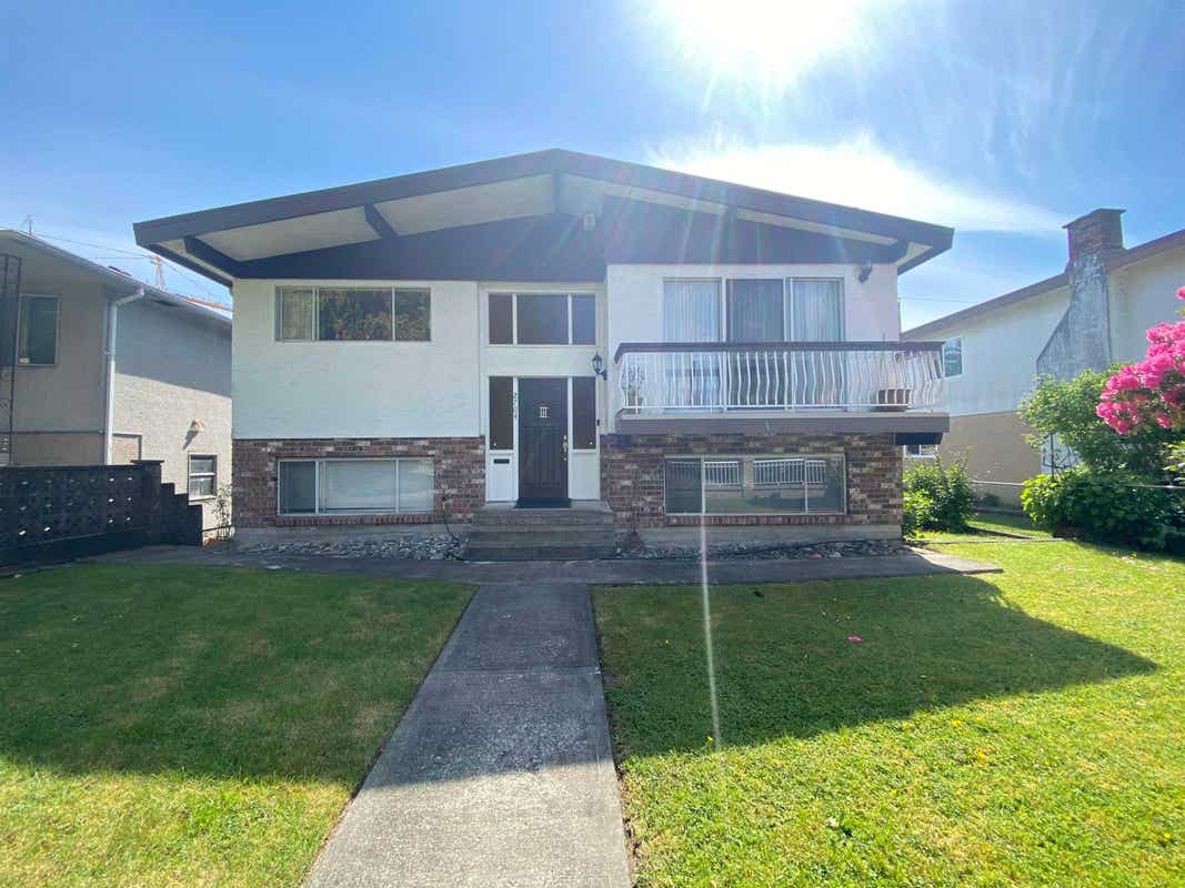 2704 WARD STREET, Vancouver BC V5R 4S6, Vancouver, BC V5R 4S6 House For ...
