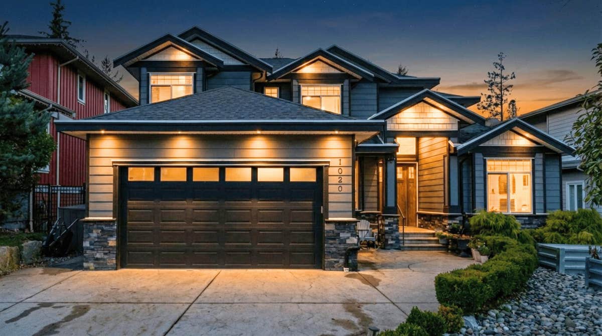1020 JAY CRESCENT