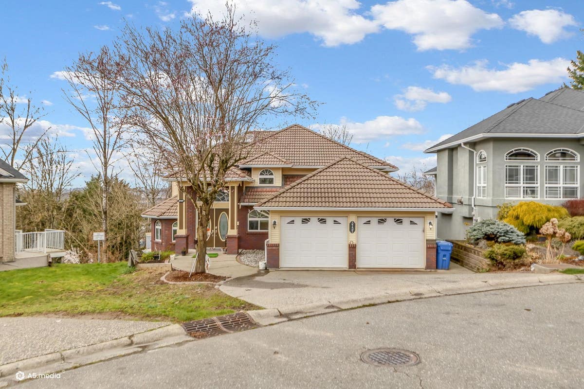 3737 Lethbridge Dr  