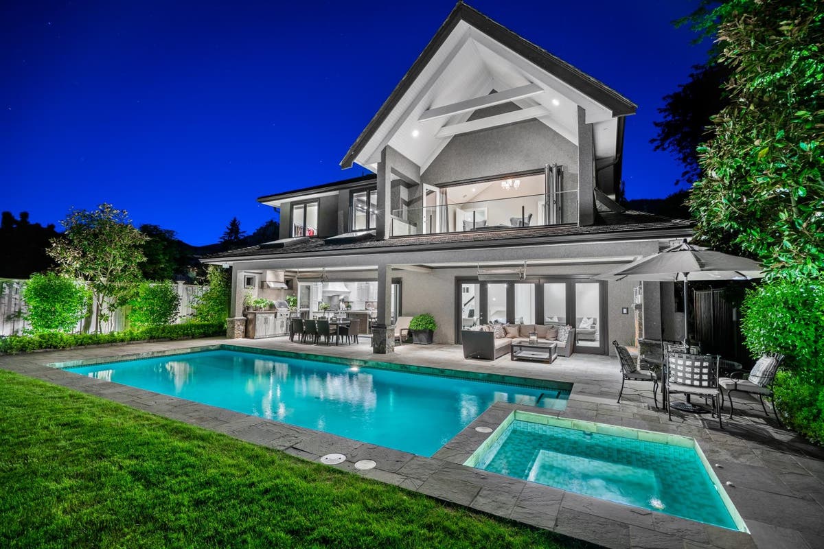 2312 KINGS AVENUE, West Vancouver BC V7V 2C4, West Vancouver, BC V7V ...