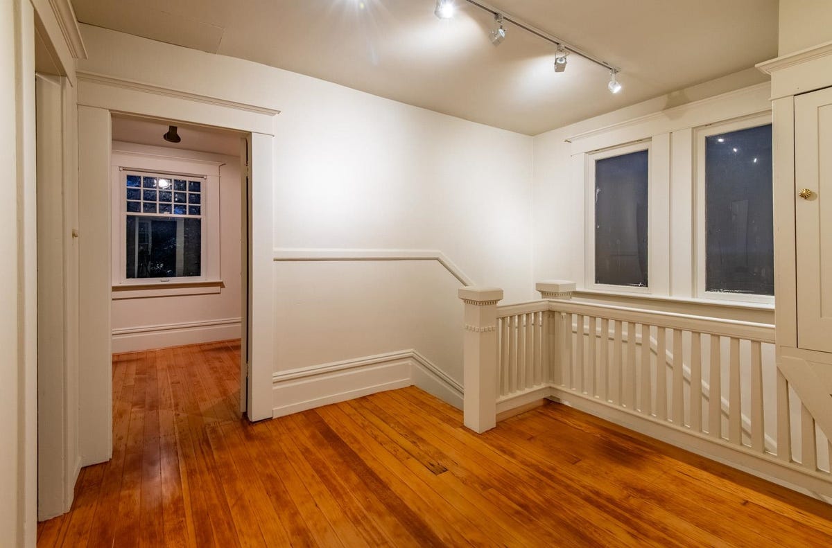 2243 W 5TH AVENUE, Vancouver BC V6K 1S4, Vancouver, BC V6K 1S4