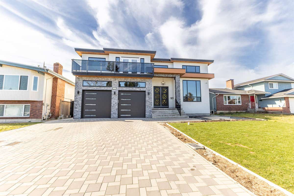 3265 Saturna Cres  