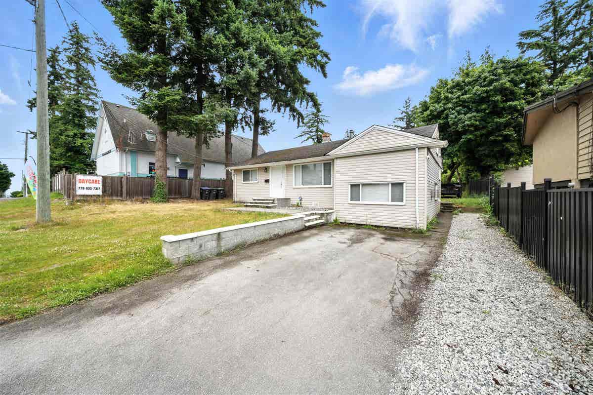 14032 Grosvenor Rd  