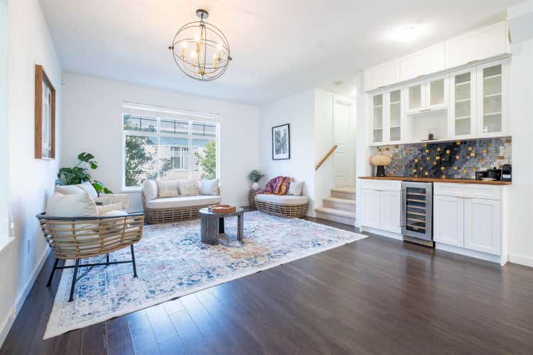 100 15268 28 AVENUE, Surrey BC V3W 4E6