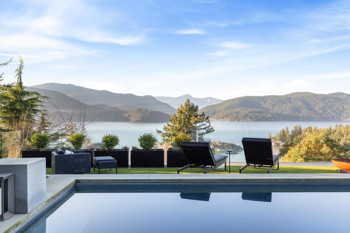 6252 OVERSTONE DRIVE