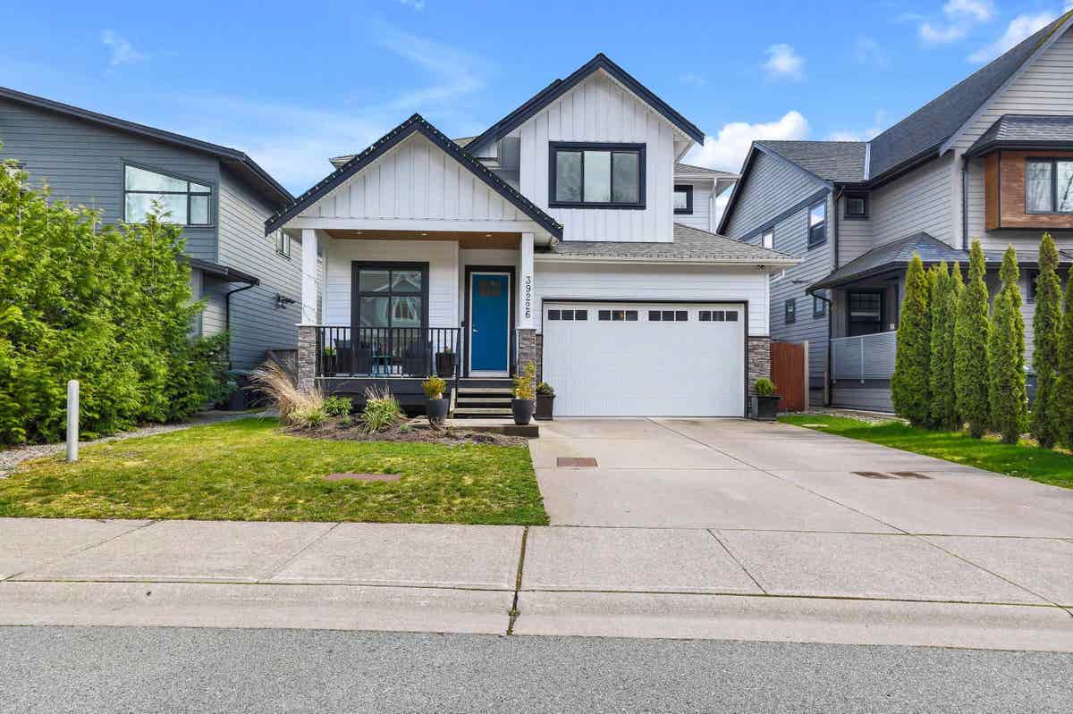 39226 FALCON CRESCENT