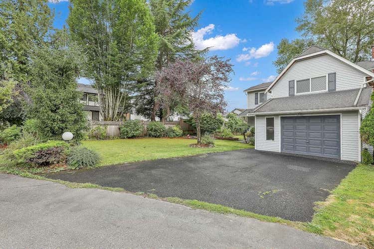 19853 50A AVENUE, Langley BC V3A 7L1