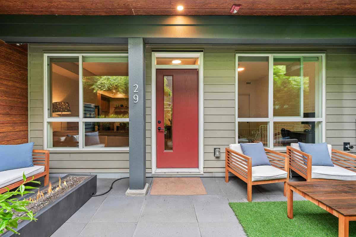 29-533 E 3RD STREET