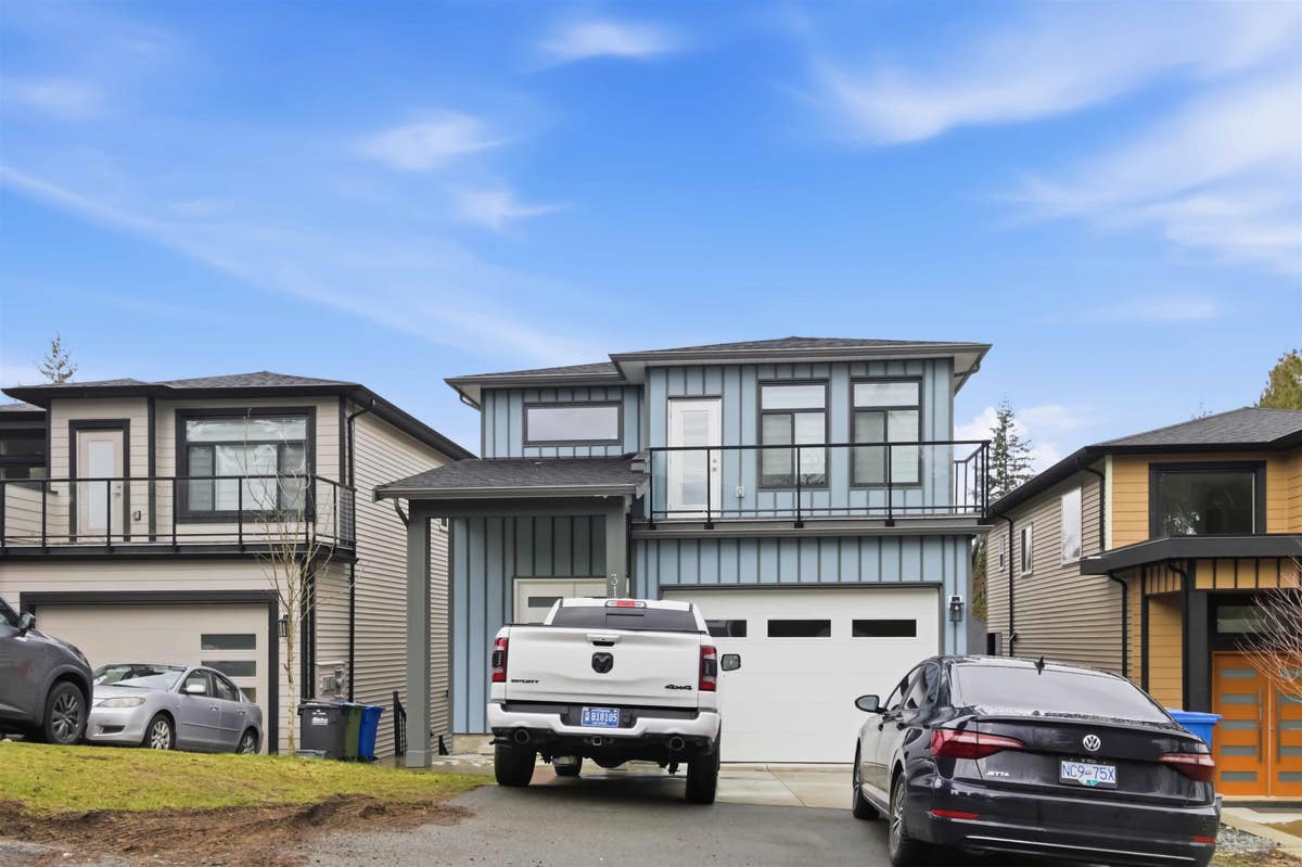 31705 Upland Cres  
