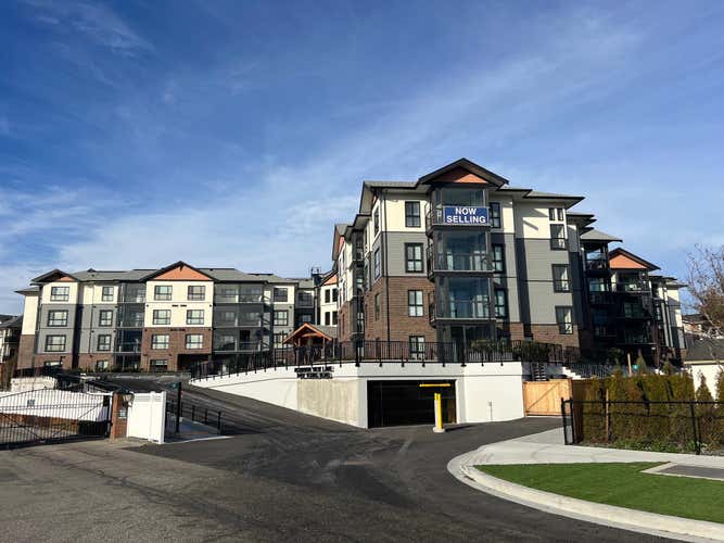 204 8497 YOUNG ROAD, Chilliwack BC V2P 4P2