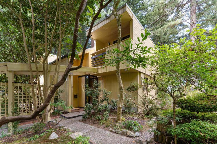 155 HIGHVIEW PLACE, Lions Bay BC V0N 2E0