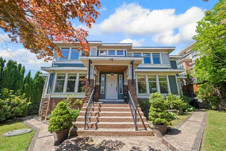 481 HOLDOM AVENUE, Burnaby BC V5B 3V3