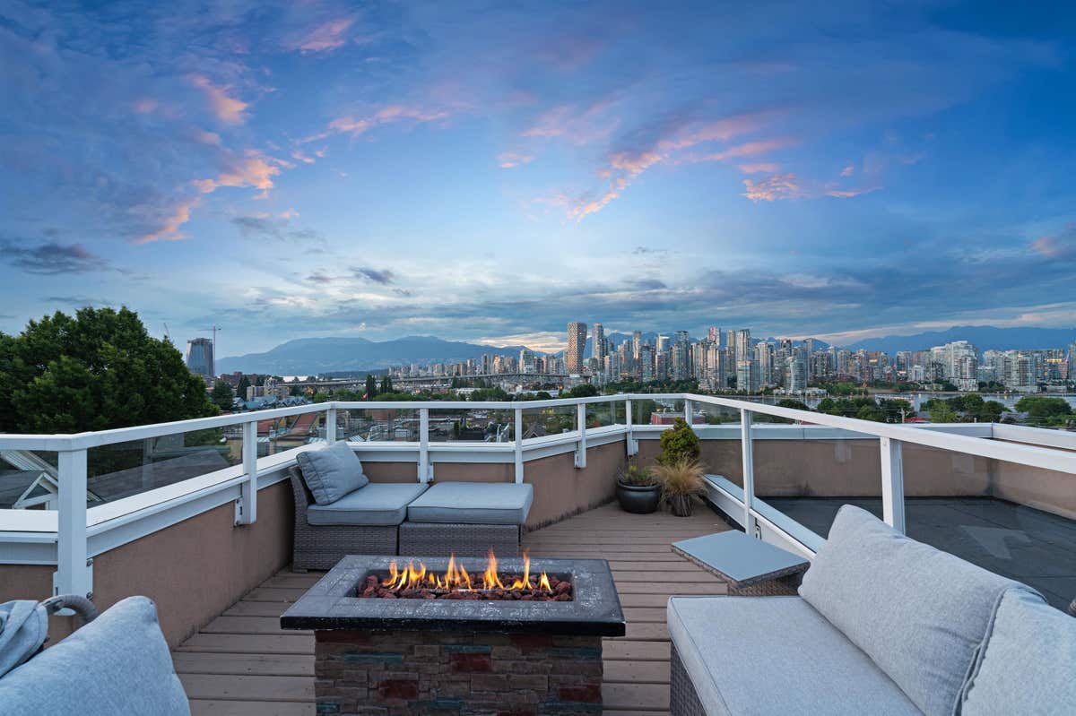 F 1244 W 7TH AVENUE, Vancouver BC V6H 1B6, Vancouver, BC V6H