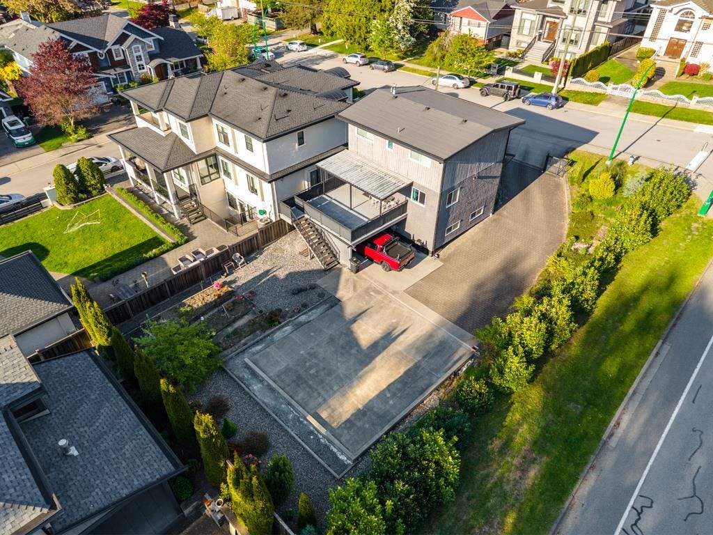 5987 BRANTFORD AVENUE
