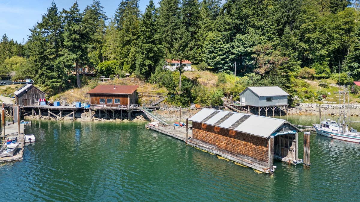 4371 FRANCIS PENINSULA ROAD