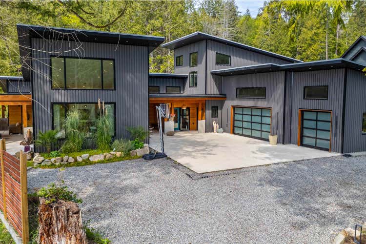 3022 GREEN WAY, Roberts Creek BC V0N 2W4