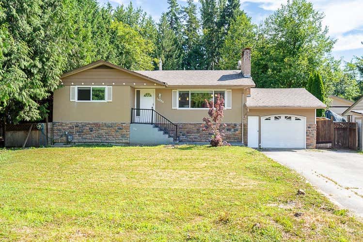 24084 102 AVENUE, Maple Ridge BC V2W 1J1