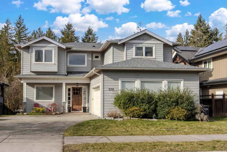 1018 JAY CRESCENT, Squamish BC V8B 0P2